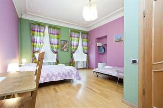 Апартаменты Итальянские комнаты и апартаменты Пио на Моховой Санкт-Петербург Четырехместный стандарт-2
